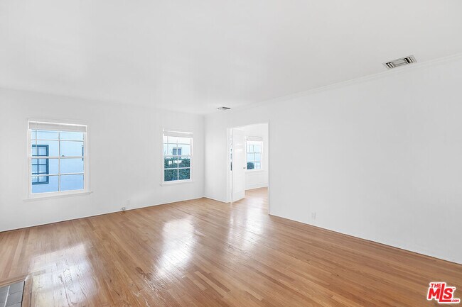 Building Photo - 1145 N Everett St