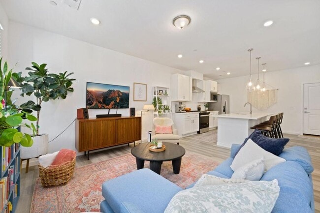 Foto del edificio - 748 Silver Maple Ln