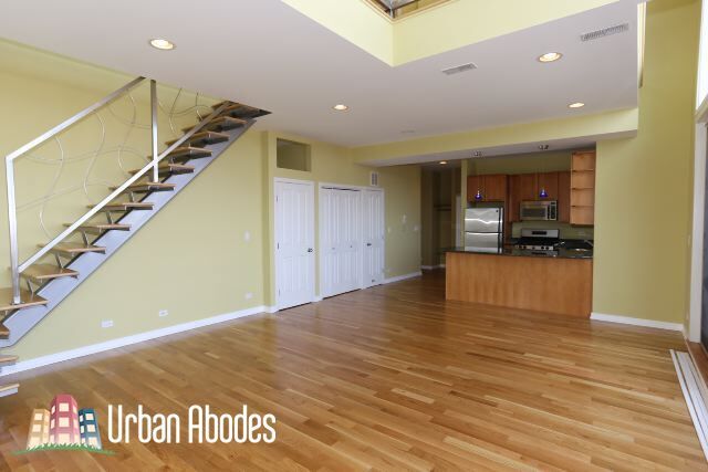 Primary Photo - 1150 N Hoyne Ave