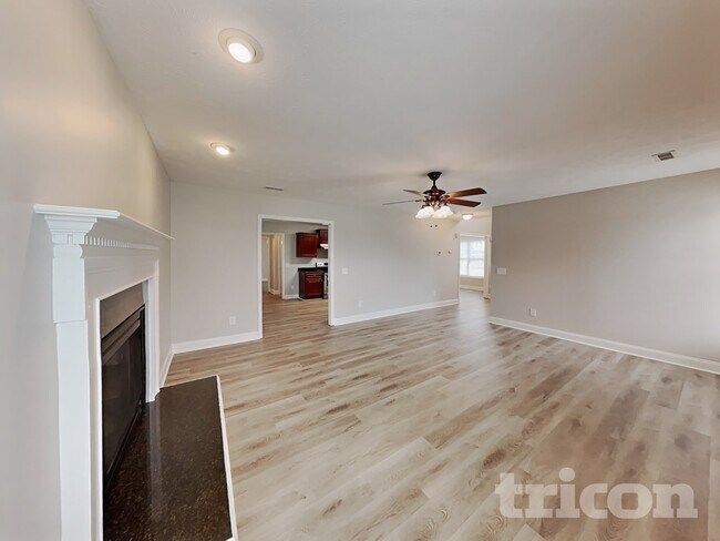 Building Photo - 15 Summerseat Way
