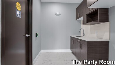 Building Photo - Trinity Gate - 4755 Walker Rd