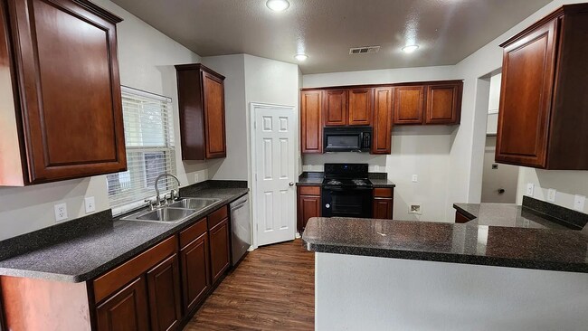Building Photo - 10014 Cedar Lake Dr