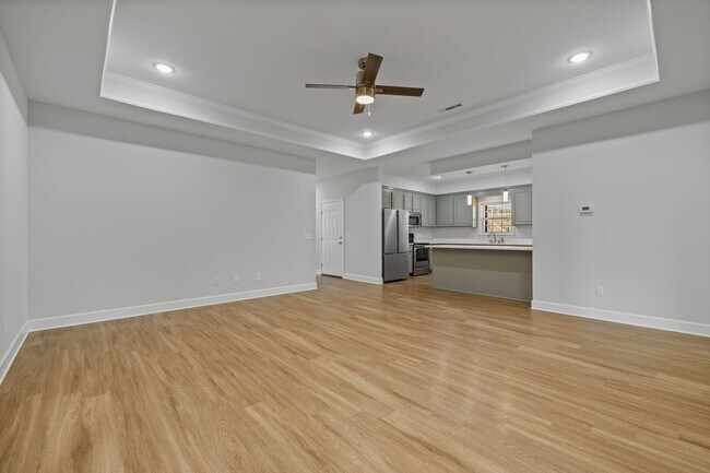 Building Photo - 170 Wingate Ave