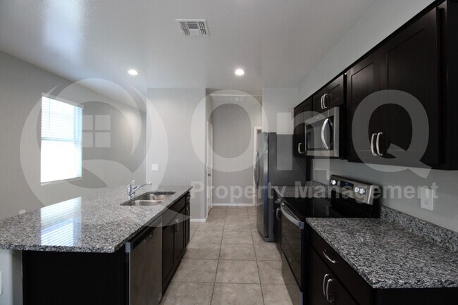 Foto del edificio - 35408 W San Alvarez Ave