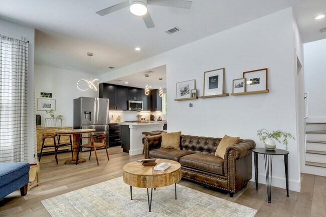 Unidad 2 (2 habitaciones/2 baños) - 413 W Odell St