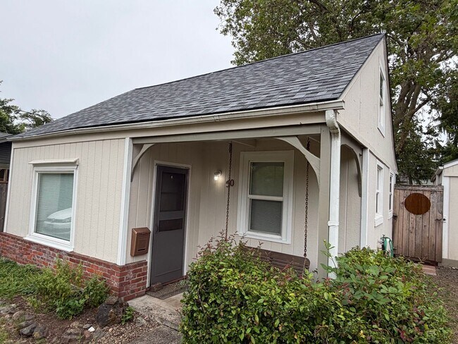Foto del edificio - 2 Bedroom House in Eugene