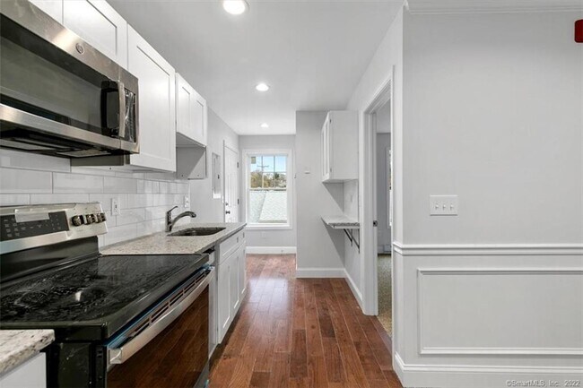 Building Photo - 1091 Whalley Ave