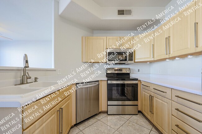 Foto del edificio - Spacious 1bd/1bth Condo in Phoenix