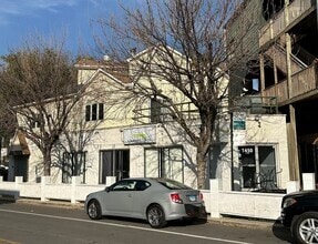 Building Photo - 1450 W Webster Ave