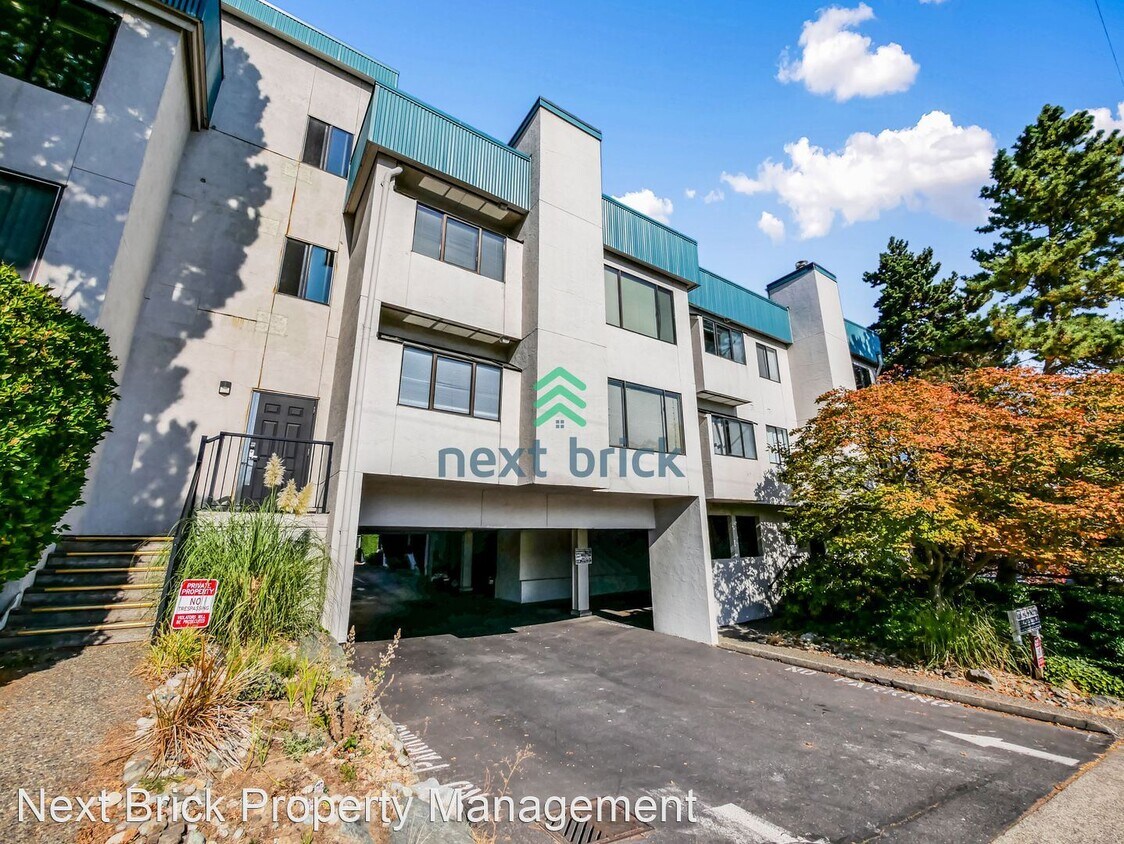 1740 NE 86th St, Seattle, WA 98115