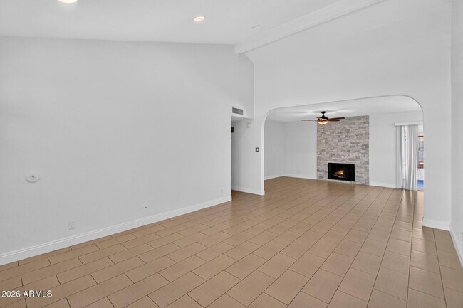 Foto del edificio - 8832 E Lupine Ave