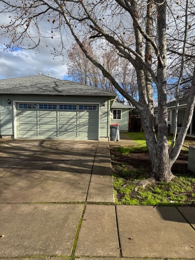 Building Photo - 572-574 COUNTRYSIDE