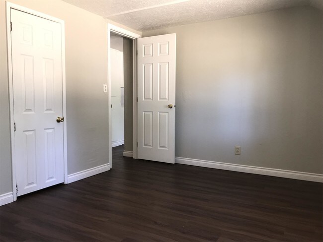 Foto del edificio - 675 Fir Gardens St NW