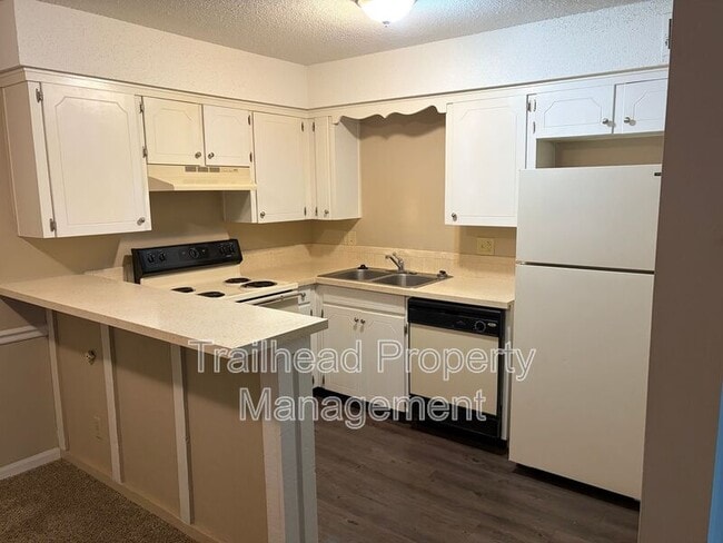 Building Photo - 5801 Woodson Dr