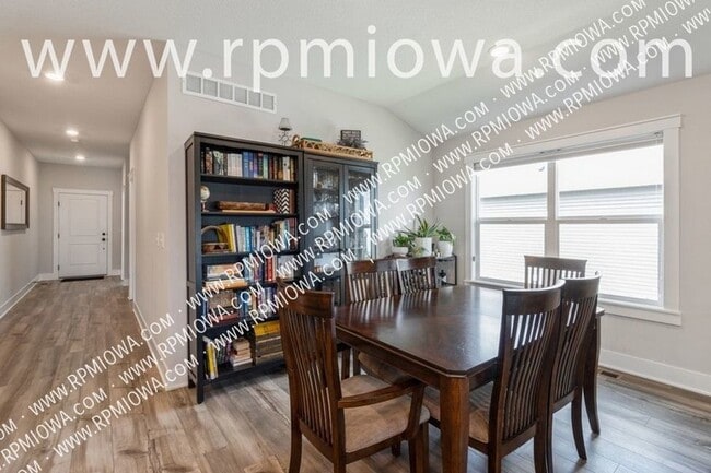 Foto del edificio - 217 NW Georgetown Dr