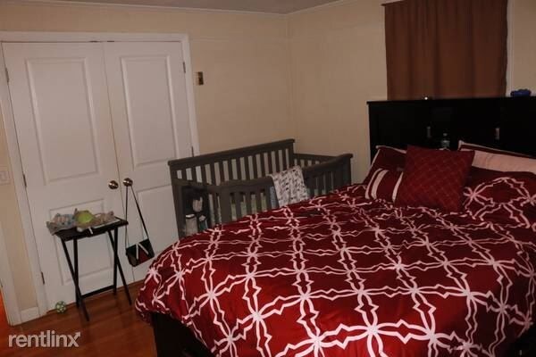 Building Photo - 2 br, 1 bath Apartment - 520 Talbot Ave