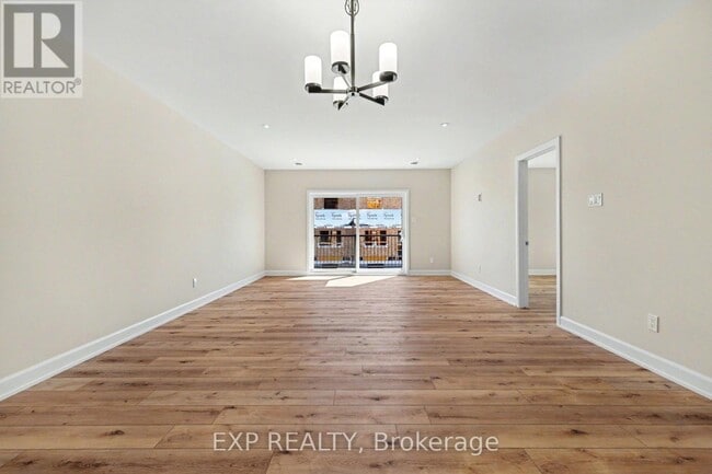 Building Photo - 448 Falcon Ln