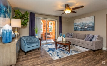 Living Area - Stratford House Apartments