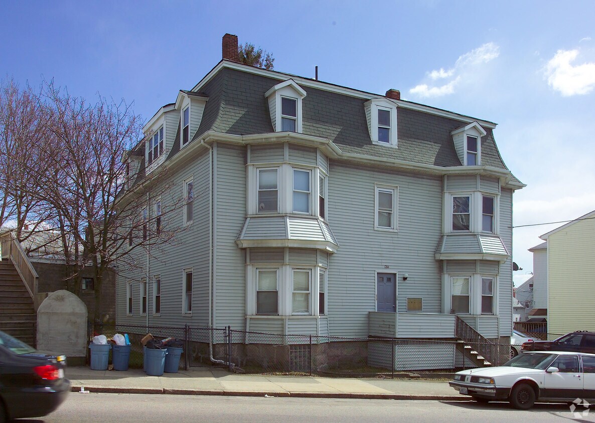 Foto del edificio - 1266 S Main St
