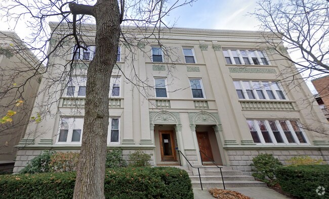 Building Photo - 76 Egmont St