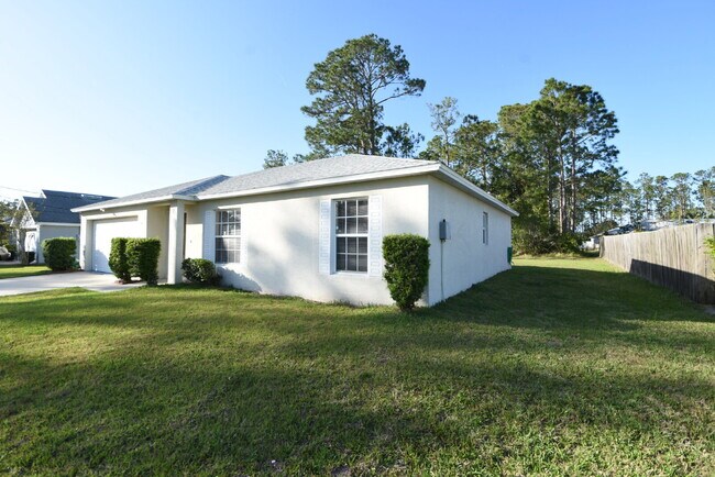 Building Photo - Charming 3-Bedroom, 2-Bath Home in Lehigh ...