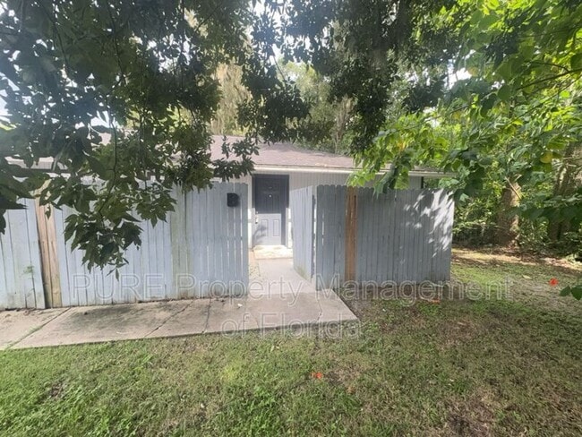 Building Photo - 2040 SE 40th Street Rd