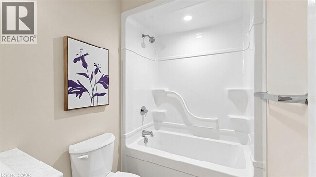 Photo du bâtiment - 935 Twamley St W