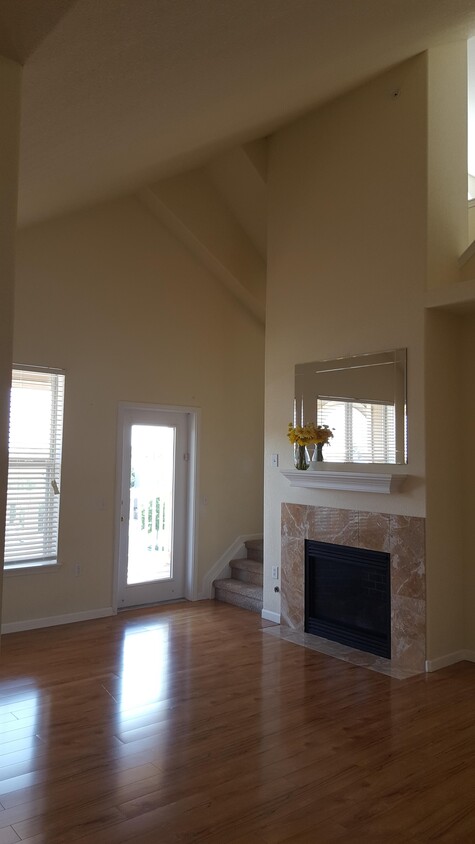 Living room - 18959 E Warren Dr