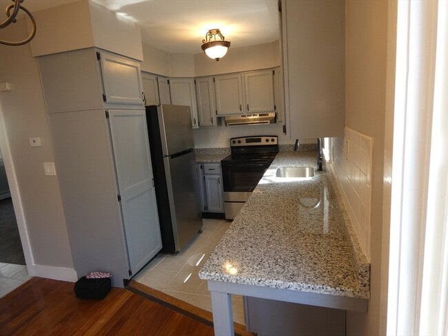 Foto del edificio - 98 Maple St