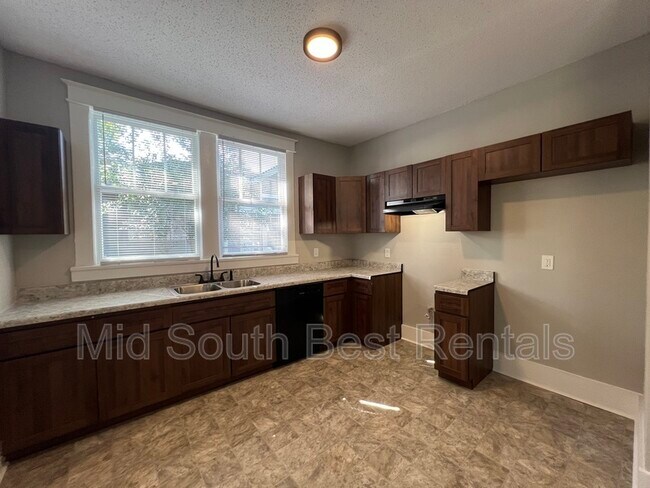 Building Photo - 444 N Avalon St