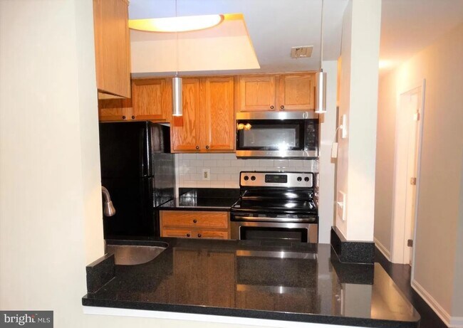 Foto del edificio - 14807 Rydell Rd
