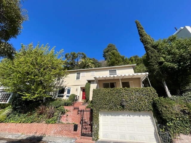Foto principal - 8967 St Ives Dr