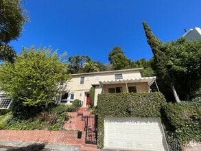 Building Photo - 8967 St Ives Dr