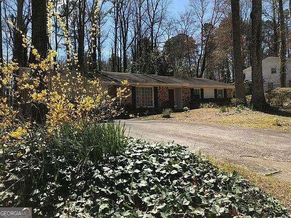 Building Photo - 3456 Brookview Dr