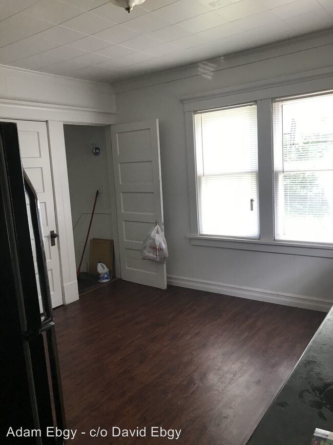 Building Photo - 4 br, 1 bath House - 62 Midway