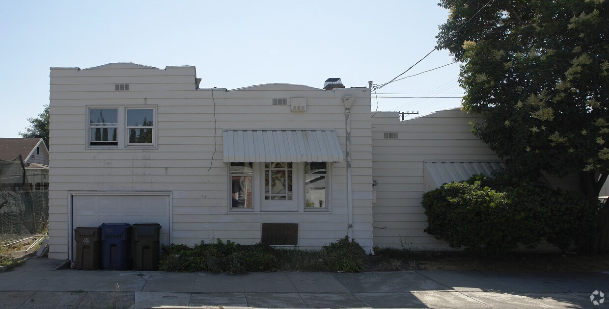 Primary Photo - 811 F St