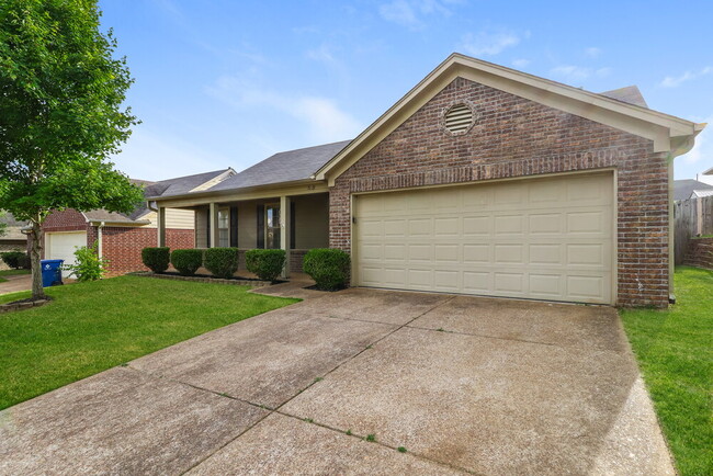 Building Photo - 1609 Sawmill Creek Ln