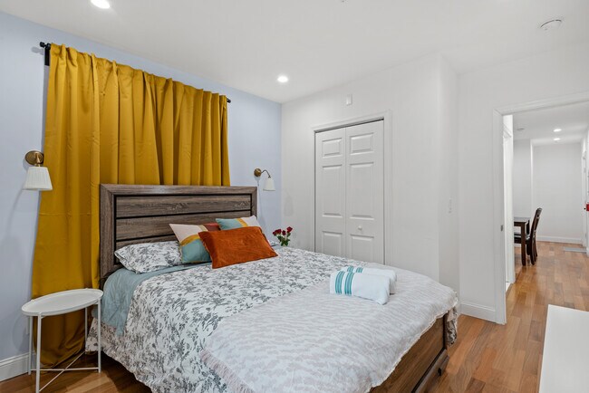 Building Photo - 3221 Hamilton
