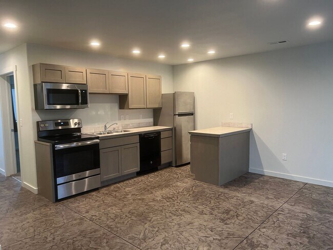 Building Photo - F St NE Townhomes