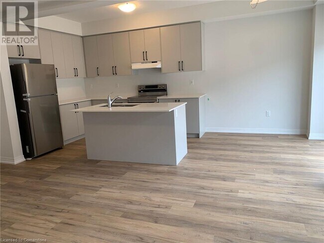 Building Photo - 155 Equestrian Way