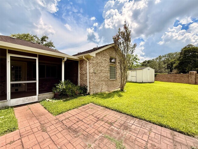 Building Photo - 1702 Fantasy Woods Dr