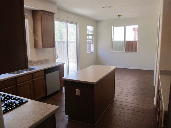 Foto del edificio - 233 American Farms Ave