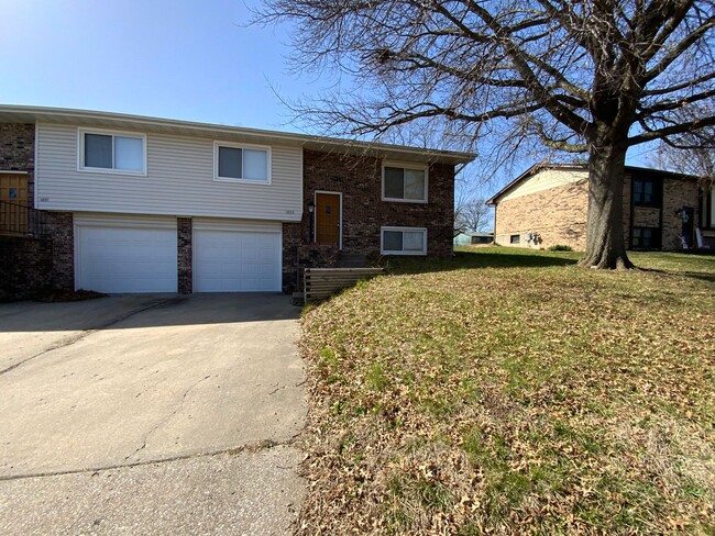 Building Photo - 1801-1803 Garden Dr