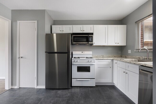 Foto del edificio - 421 W 87 Pl