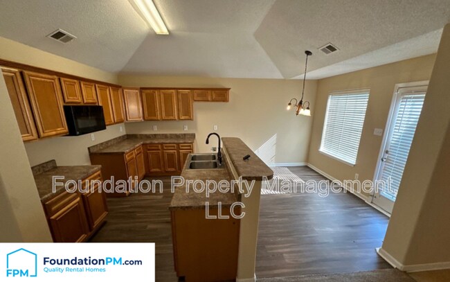 Foto del edificio - 10087 Mill Hill Ave