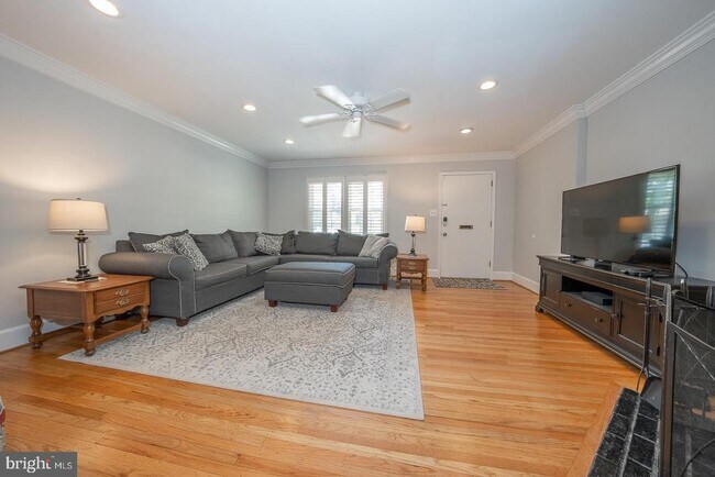 Foto del edificio - 207 Bloomingdale Ave
