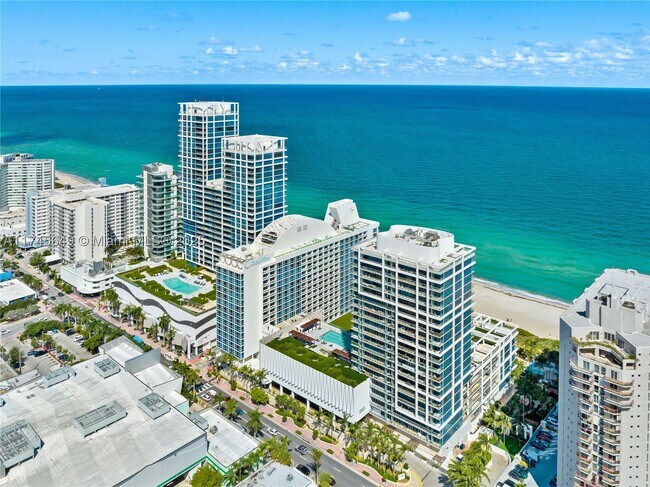 Foto del edificio - 6801 Collins Ave