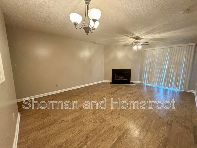 Building Photo - 218 Commons Dr