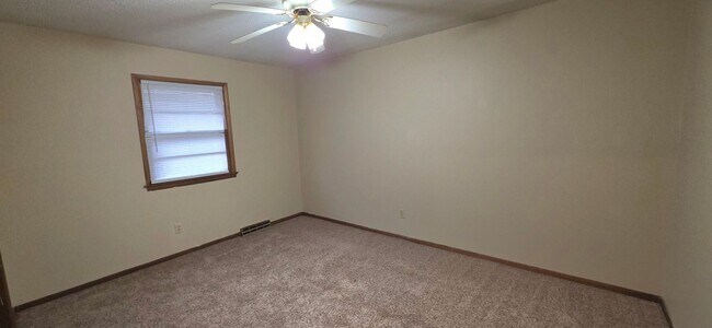 Foto del edificio - 2 Bedroom 2 Bathroom Duplex near Missouri State University! $825!