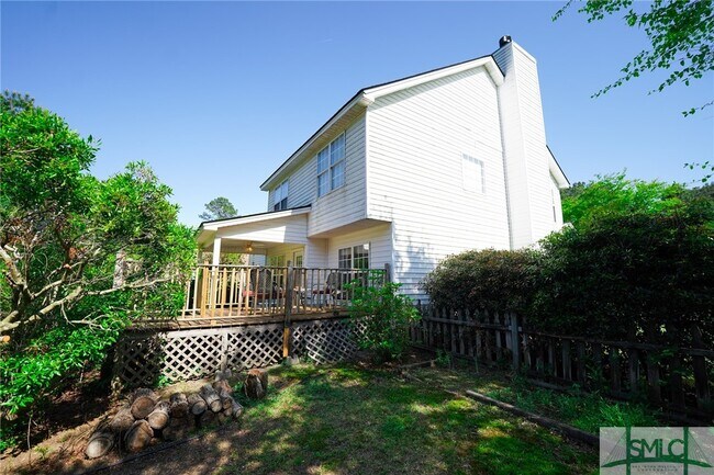 Foto del edificio - 248 Silver Brook Cir